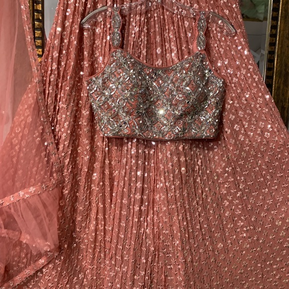 Stylish lenghas in size 38 - Picture 10 of 10